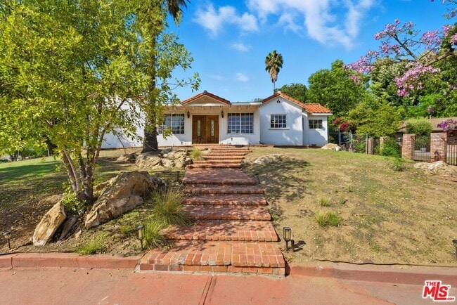 Photo - 10440 Johanna Ave