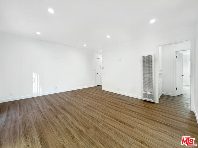 Photo - 915 Enterprise Ave Unit 5