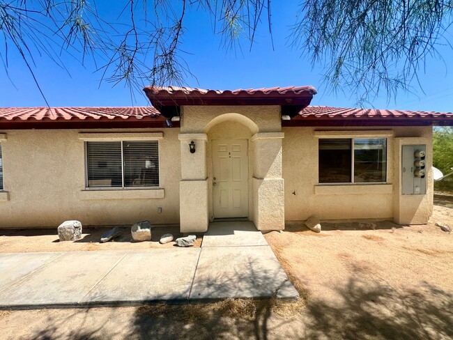 Building Photo - 6685 Ocotillo Ave Unit C