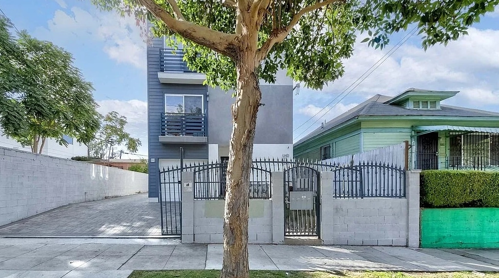 Photo - 125 N Mountain View Ave Unit Three Bedroom
