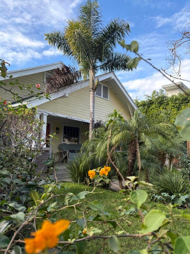 Photo - 839 N Orange Dr