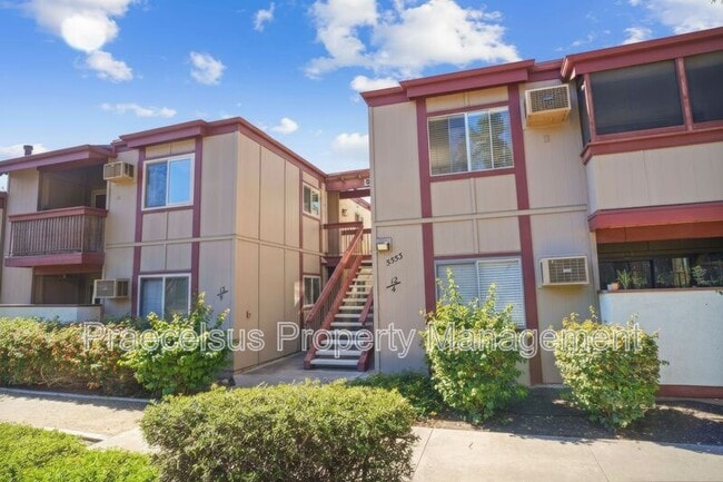 Building Photo - 5553 Adobe Falls Rd Unit 12