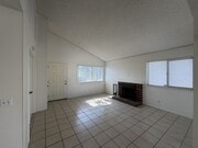 Photo - Redlands Townhouse in Great Complex 2+ 1.5 AVAILABLE NOW