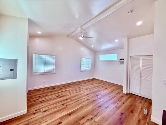 Photo - New Beach Bungalow Studio – Fire Mountain, South Oceanside