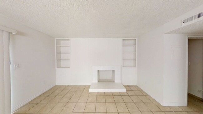 Building Photo - 14621 Del Amo Ave Unit D Rental