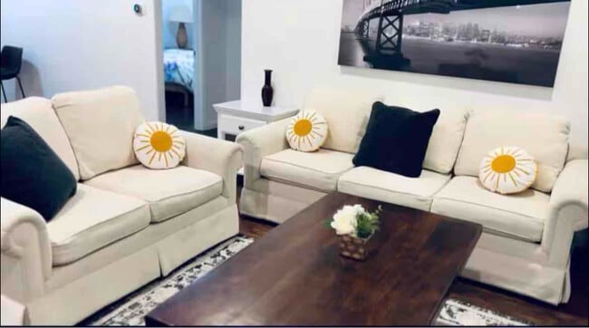 Photo - 15 Aravaca Dr