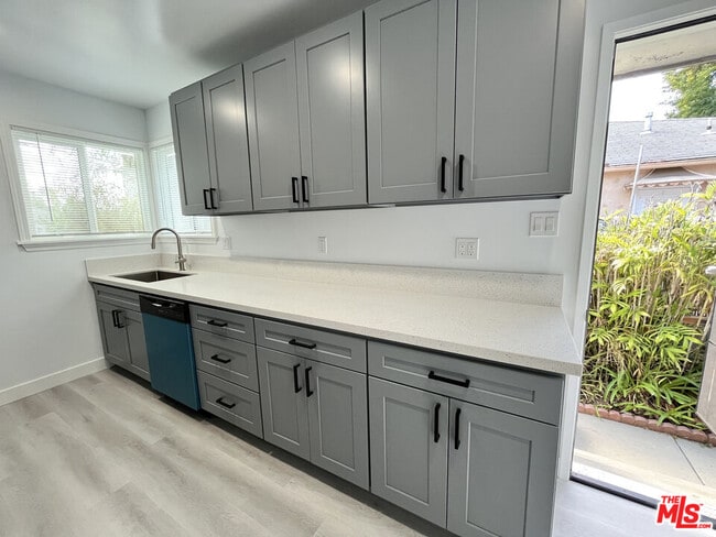 Photo - 11768 Gateway Blvd