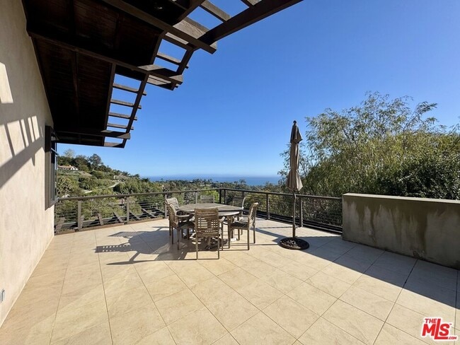 Photo - 401 Nicholas Ln