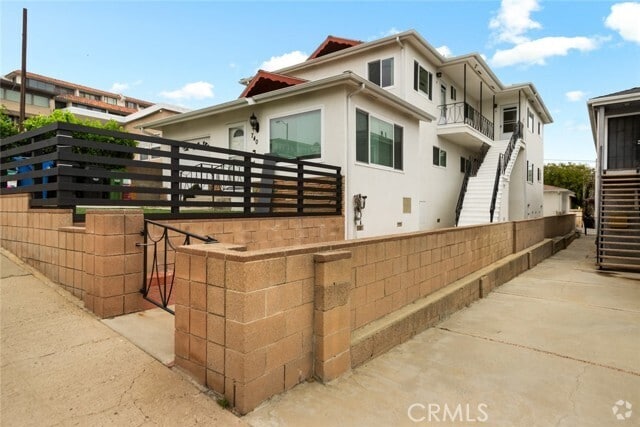 Building Photo - 740 W 27th St Unit 2 Rental