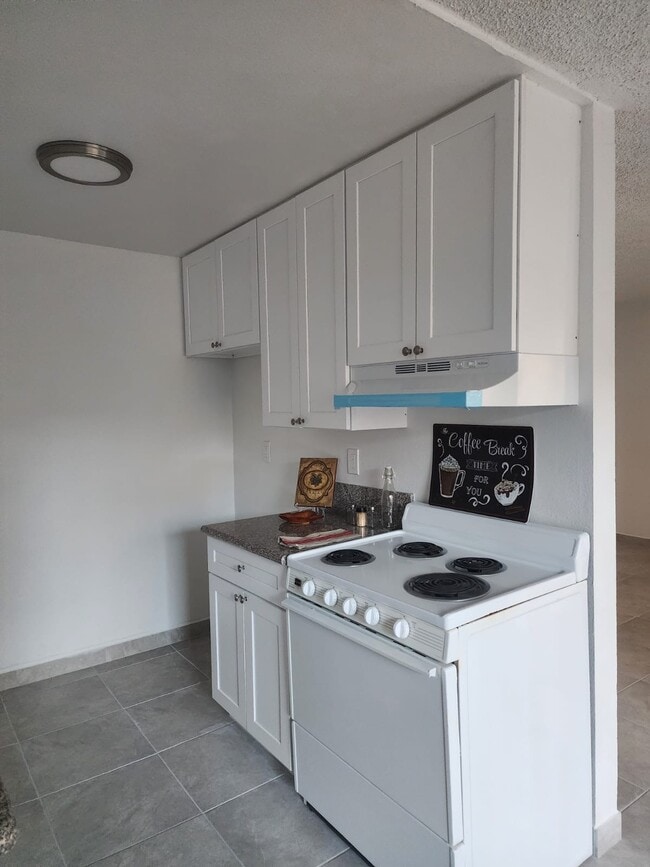 Photo - Cedros Apartments