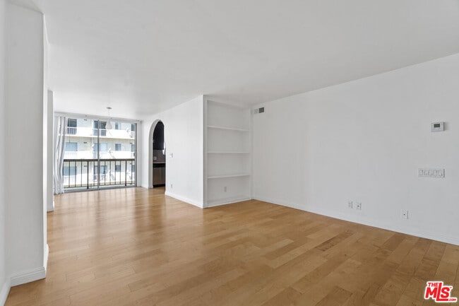 Building Photo - 10747 Wilshire Blvd Unit 805