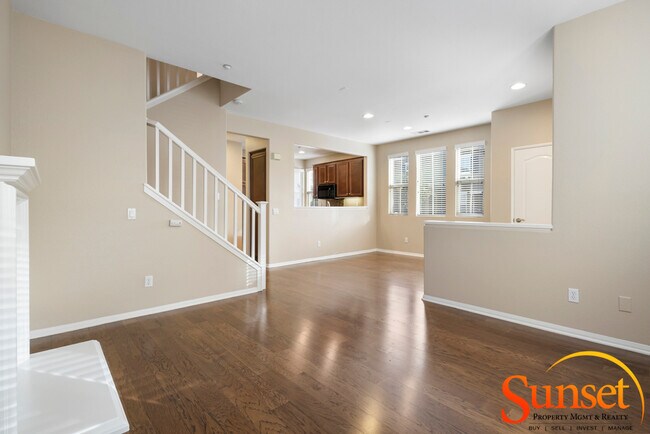 Photo - 10423 Whitcomb Way