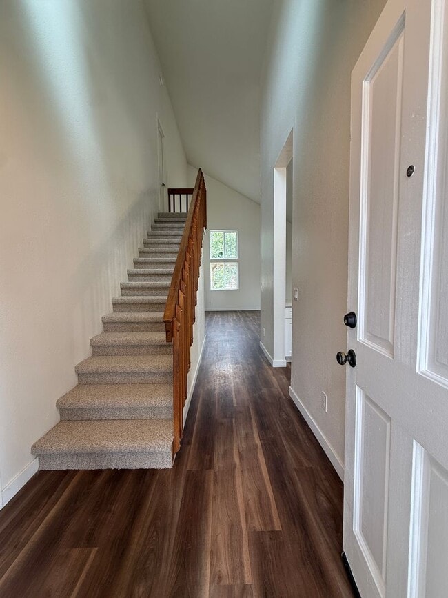 Photo - 1422 Eagle Ct