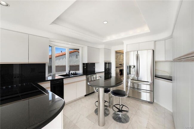 Photo - 33 Montecito Dr