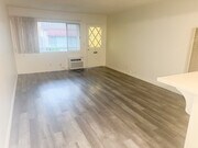 Photo - 312 E Live Oak St Apartments Unit 11
