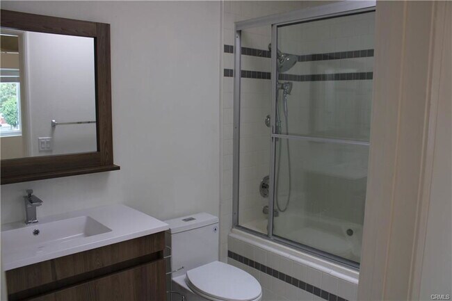 Photo - 5145 Yarmouth Ave