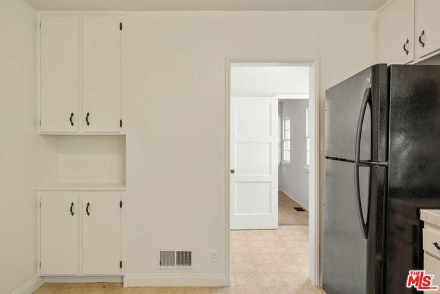 Photo - 885 Sussex Rd