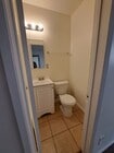 Master Bathroom - Cedros Apartments