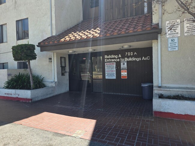 Photo - Santa Ana.  2 bedroom, 2 bathroom apartment! Unit A215