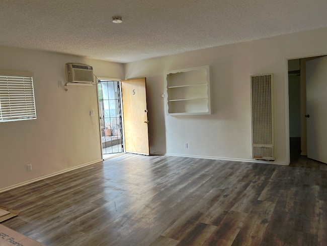 LIVING ROOM - 224 W Palm Ave Unit 2