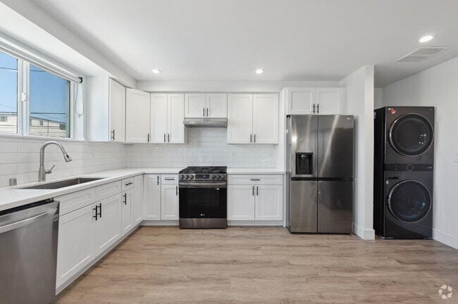 1297 1/2 7BR 7BA - 1297-1299 W 36th St Student Housing near USC