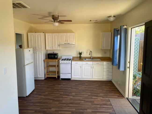 Building Photo - 4781 Avalon Ave