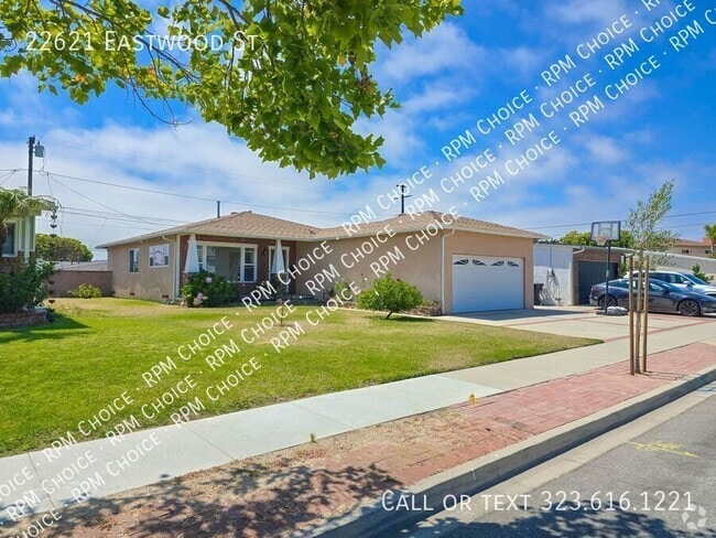 Building Photo - 22621 Eastwood St Rental