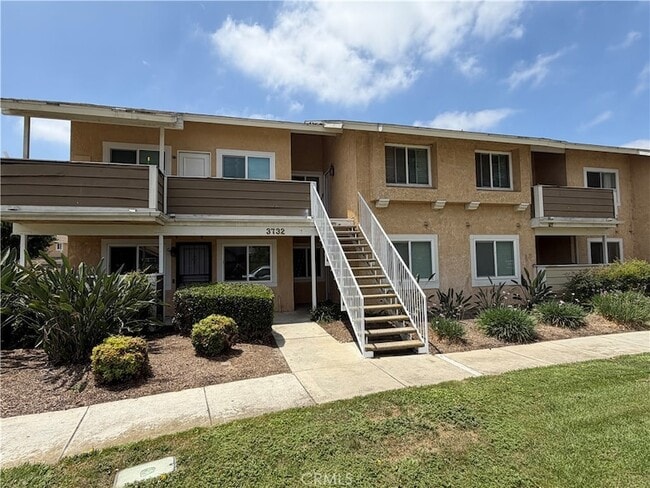 Building Photo - 3732 Oak Creek Dr Unit E