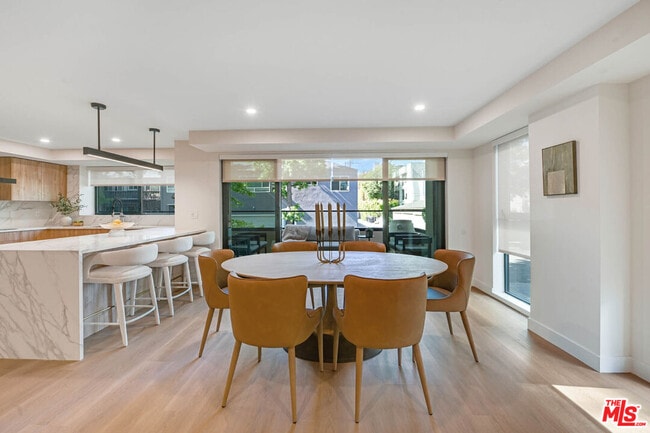 Photo - 350 N Palm Dr Unit 406