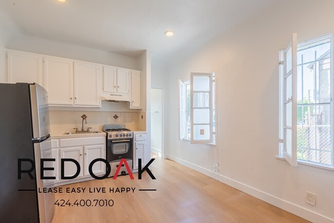 Photo - 706 N St Andrews Pl Unit 106