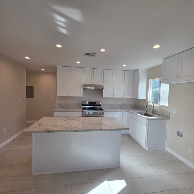 Photo - 5546 Sulphur Dr