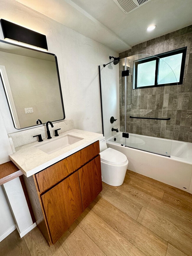 Photo - 4414 Saint Clair Ave Unit 4412