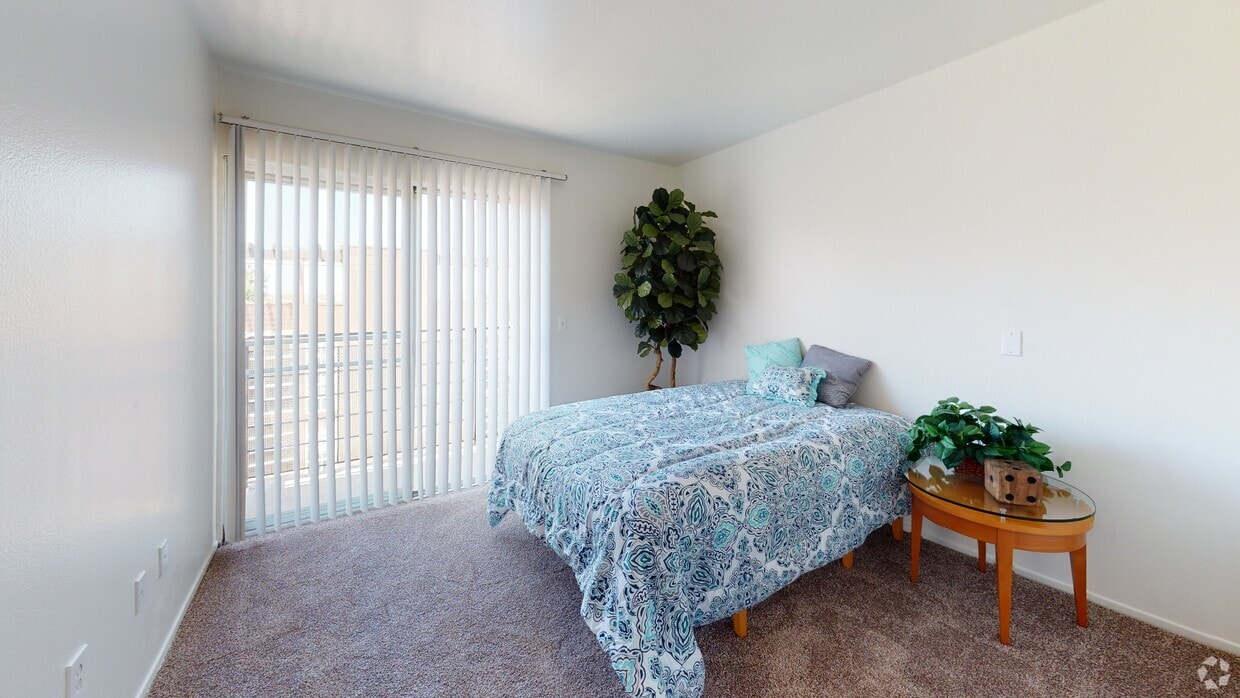 3D Tour - Huntington Plaza Senior Apartments | Affordable Apartments 55+