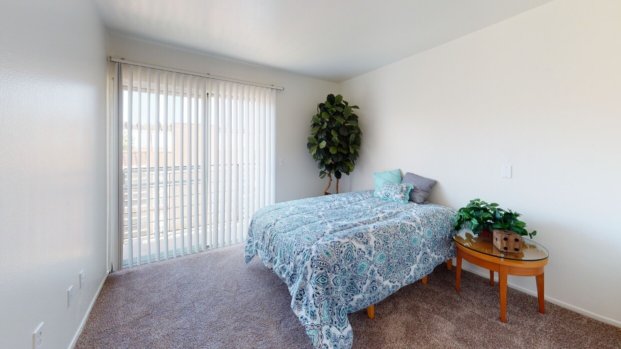 3D Tour - Huntington Plaza Senior Apartments | Affordable Apartments 55+