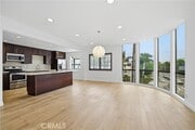 Photo - 14115 Moorpark St