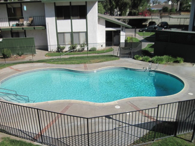 Building Photo - 1735 E Washington St Unit G25 Rental