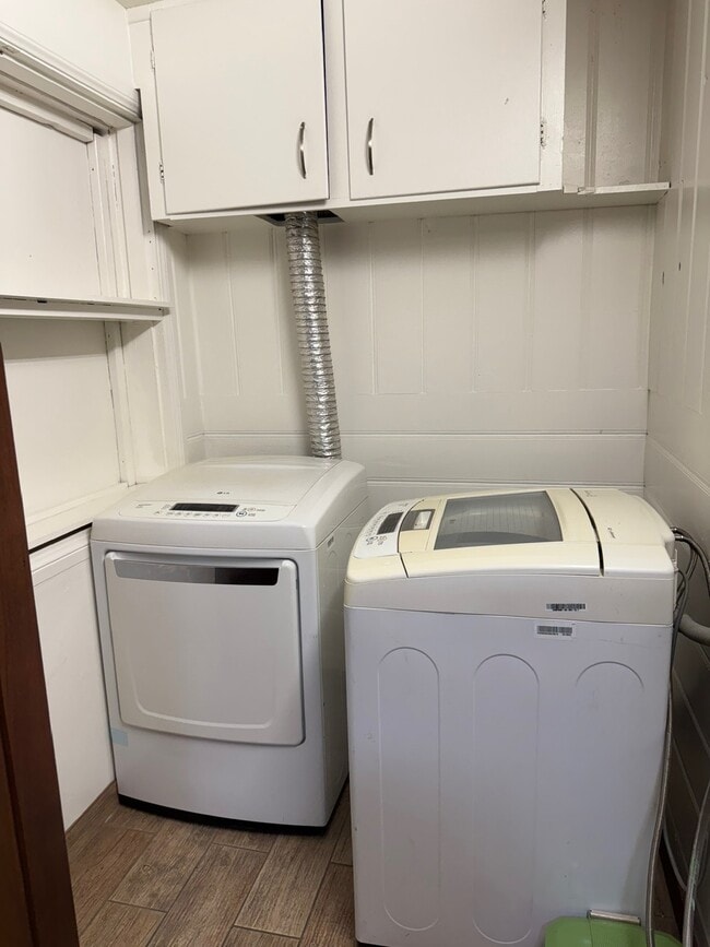 Photo - 4048 52nd St