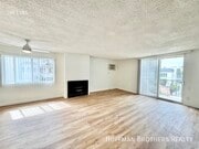 Photo - 1000 N Doheny Dr Unit 106