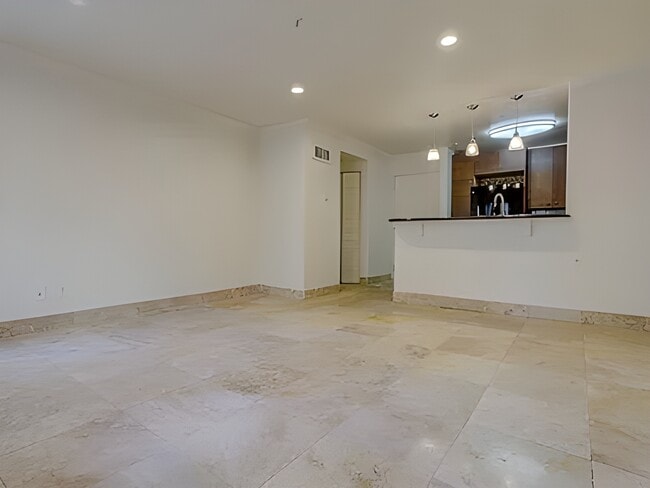 Photo - 3550 Lebon Dr Unit 6123