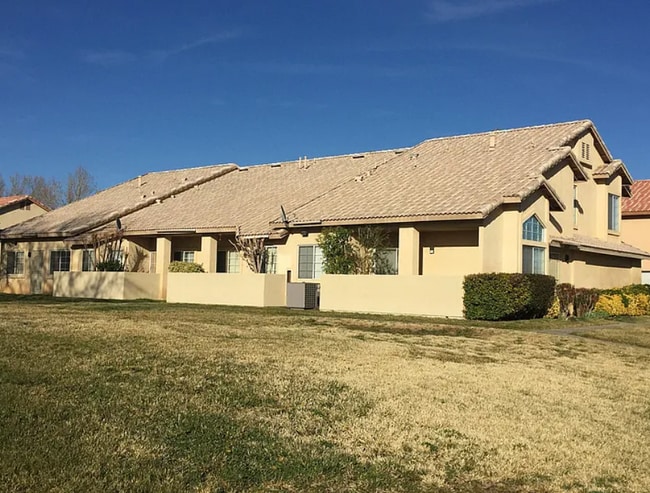 Photo - 1639 Orchid Ln Townhome