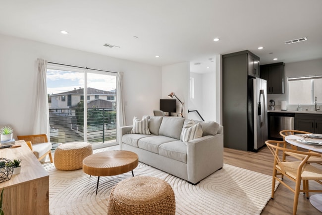 Photo - 1427 254th St