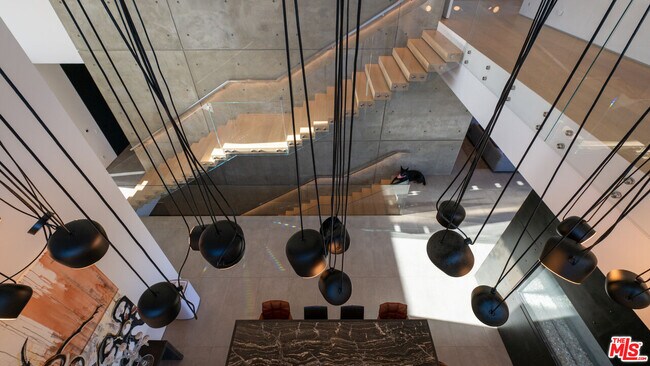 Photo - 1140 Summit Dr