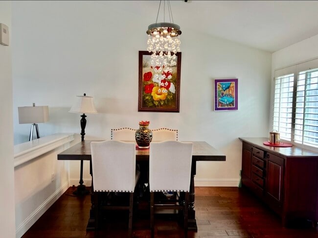 Large dining area - 3666 3rd Ave Unit 3666 3rd Ave
