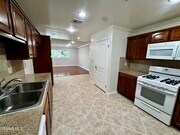 Photo - 13525 Vanowen St