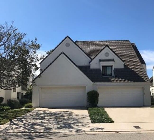Large Renovated 3bed x 2.5bath Townhouse w... - Large Renovated 3bed x 2.5bath Townhouse w...