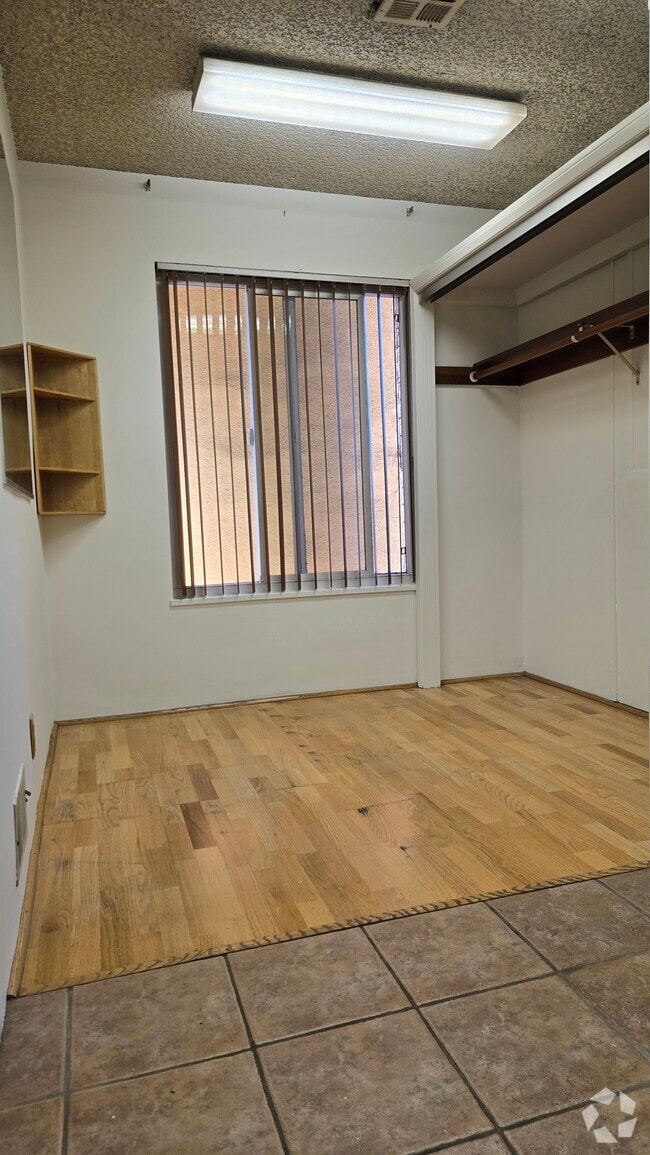 Building Photo - 8404 Pershing Dr Unit #C Rental