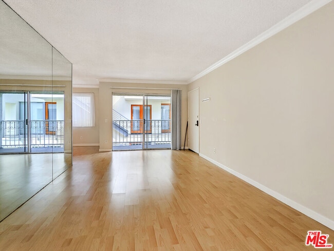 Photo - 1538 11th St Unit 4