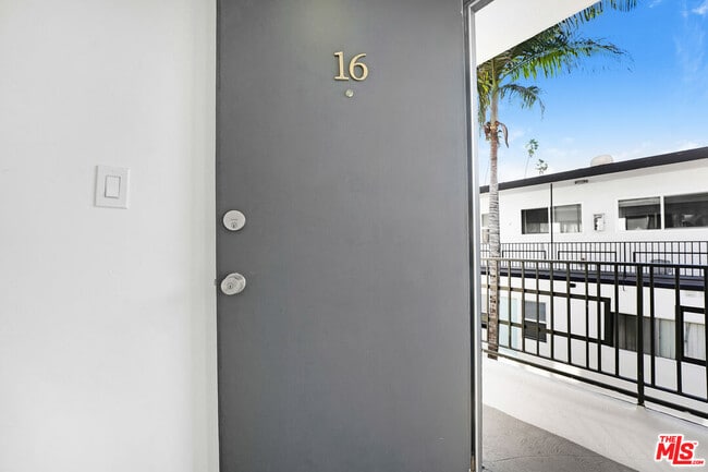 Photo - 317 S Kenmore Ave Unit 16