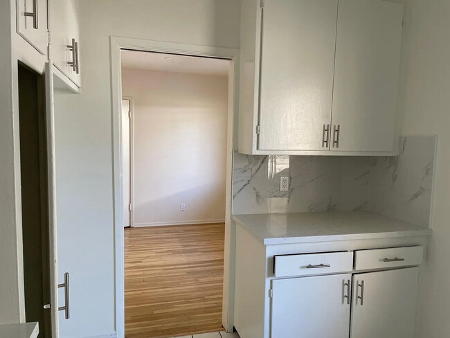 Photo - Live in comfort and style in this bright and spacious 1-bedroom unit located in the heart of Stud...