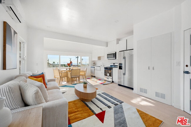 Photo - 117 W Channel Rd Unit 121